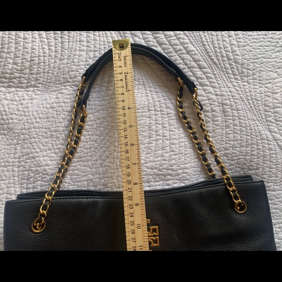 TORY BURCH Britten Pebbled Leather Slouchy Tote Handbag. Black - Picture 4 of 14